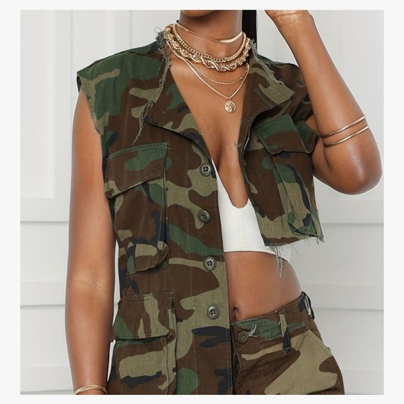 UNBRANDED | Camouflage Sleeveless Jacket/Top - Picture 2 of 5